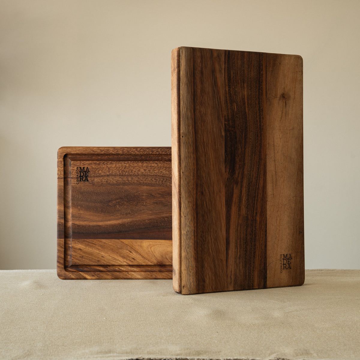 Parrillera Grande — Tabla de asado en parota, 50×30